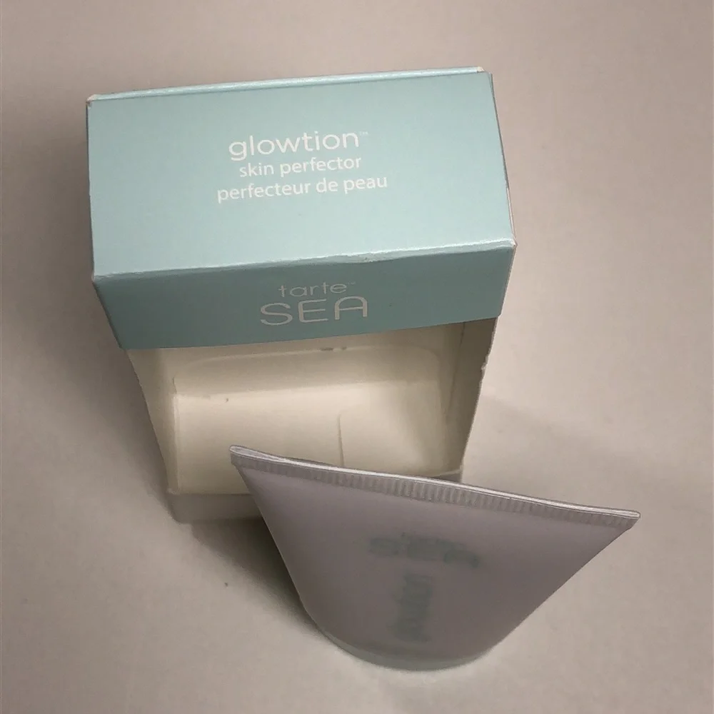 tarte Glowtion Skin Perfector Primer - Picture 2 of 8